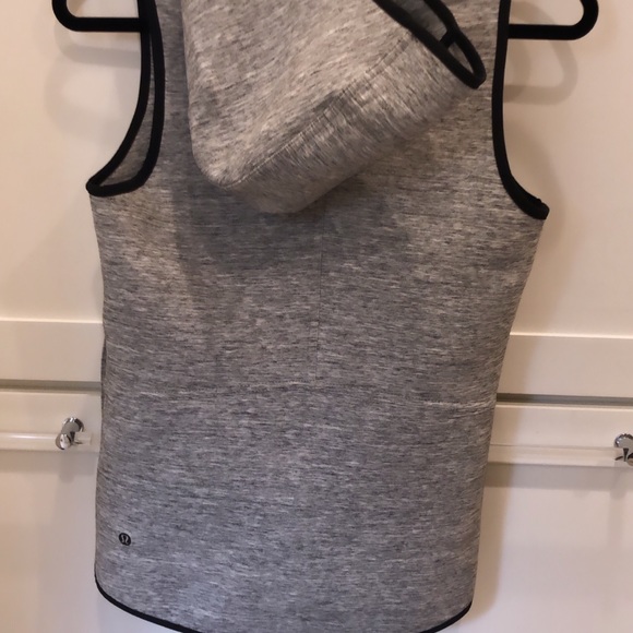 Lululemon reversible vest - worn once - Picture 5 of 7